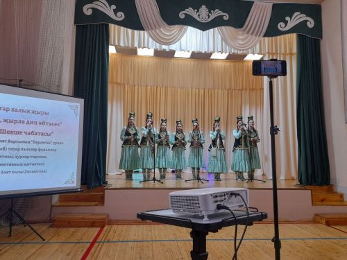 Шекше авылында Мадияр Хаҗиев һәм аның укучылары иҗат иткән картиналар галереясе ачылды