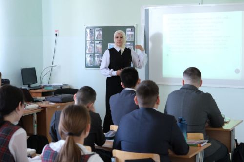 Сабаның “ОНИКС” мәгариф үзәгендә Үзбәкстан студентлары практика үттеләр