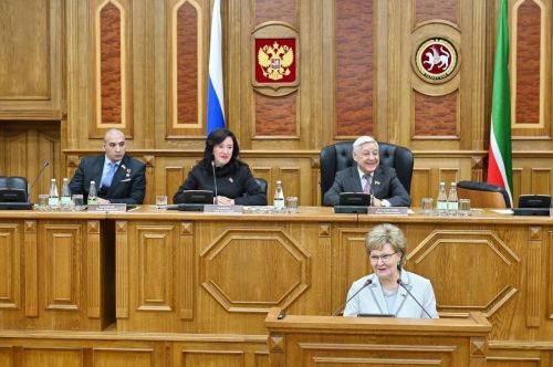 Татарстан Дәүләт Советында «Мәрхәмәт-Милосердие» хатын – кыз депутатлар берләшмәсе утырышы булды
