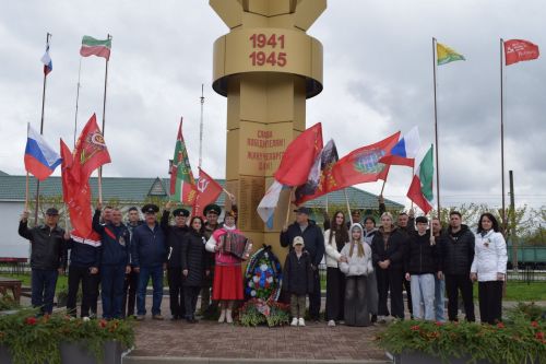 9 май көнне Шәмәрдәндә «Да здравствует Великая Победа» дип исемләнгән автоузыш узды