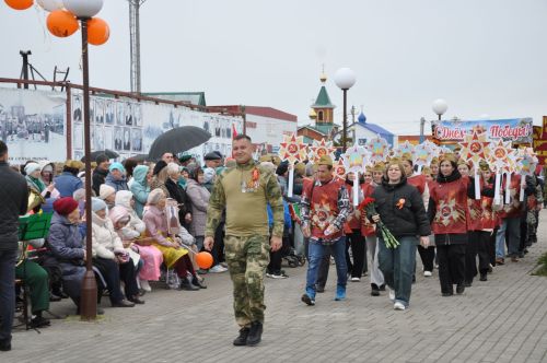 Җиңү көненә багышланган  парад һәм бәйрәм митингы Шәмәрдәндә дә  тантаналы шартларда үтте