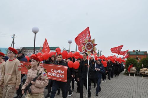 Җиңү көненә багышланган  парад һәм бәйрәм митингы Шәмәрдәндә дә  тантаналы шартларда үтте
