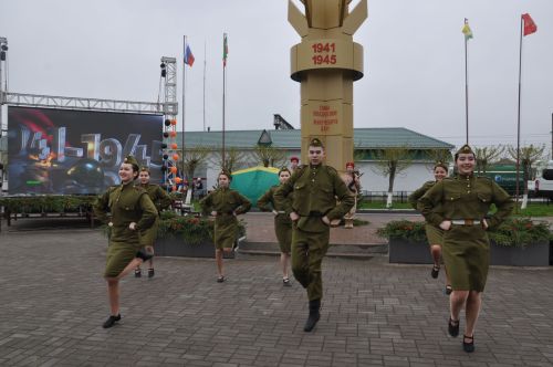 Җиңү көненә багышланган  парад һәм бәйрәм митингы Шәмәрдәндә дә  тантаналы шартларда үтте