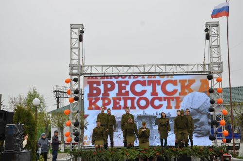 Җиңү көненә багышланган  парад һәм бәйрәм митингы Шәмәрдәндә дә  тантаналы шартларда үтте
