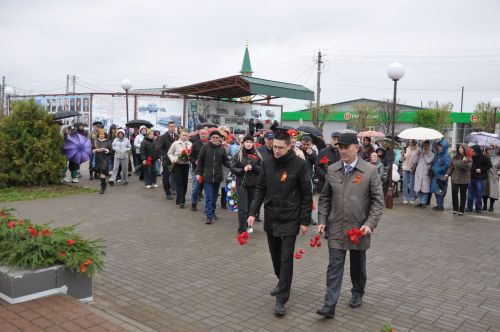 Җиңү көненә багышланган  парад һәм бәйрәм митингы Шәмәрдәндә дә  тантаналы шартларда үтте