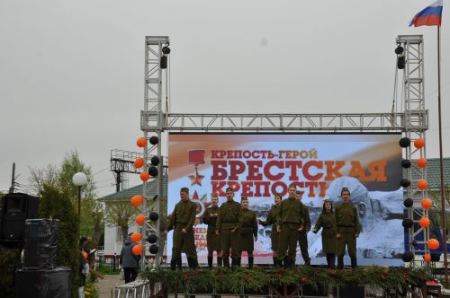 Җиңү көненә багышланган  парад һәм бәйрәм митингы Шәмәрдәндә дә  тантаналы шартларда үтте