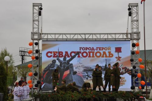 Җиңү көненә багышланган  парад һәм бәйрәм митингы Шәмәрдәндә дә  тантаналы шартларда үтте