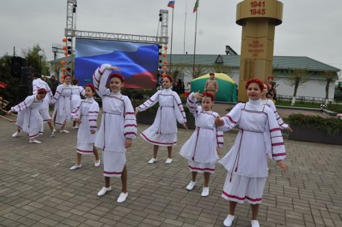 Җиңү көненә багышланган  парад һәм бәйрәм митингы Шәмәрдәндә дә  тантаналы шартларда үтте