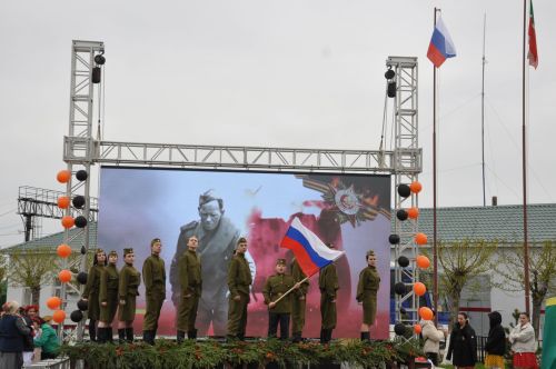 Җиңү көненә багышланган  парад һәм бәйрәм митингы Шәмәрдәндә дә  тантаналы шартларда үтте