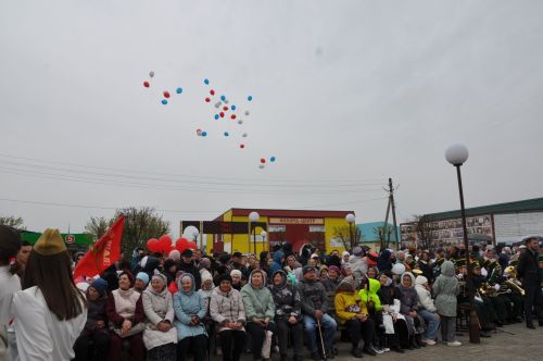 Җиңү көненә багышланган  парад һәм бәйрәм митингы Шәмәрдәндә дә  тантаналы шартларда үтте