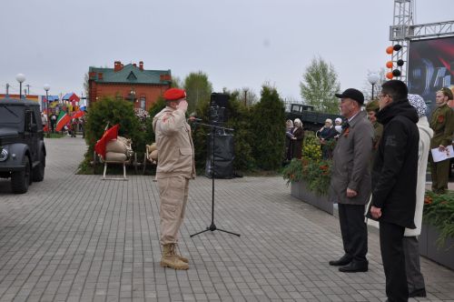 Җиңү көненә багышланган  парад һәм бәйрәм митингы Шәмәрдәндә дә  тантаналы шартларда үтте