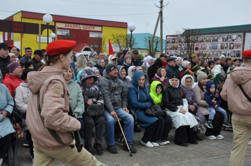 Җиңү көненә багышланган  парад һәм бәйрәм митингы Шәмәрдәндә дә  тантаналы шартларда үтте