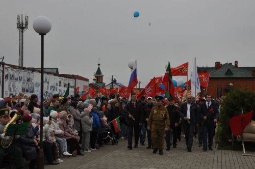 Җиңү көненә багышланган  парад һәм бәйрәм митингы Шәмәрдәндә дә  тантаналы шартларда үтте