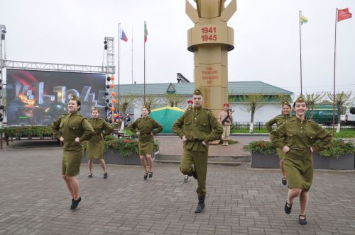 Җиңү көненә багышланган  парад һәм бәйрәм митингы Шәмәрдәндә дә  тантаналы шартларда үтте