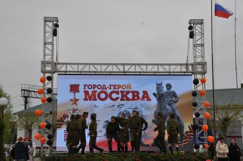 Җиңү көненә багышланган  парад һәм бәйрәм митингы Шәмәрдәндә дә  тантаналы шартларда үтте
