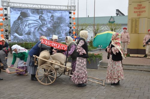 Җиңү көненә багышланган  парад һәм бәйрәм митингы Шәмәрдәндә дә  тантаналы шартларда үтте