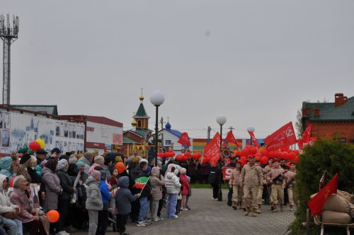 Җиңү көненә багышланган  парад һәм бәйрәм митингы Шәмәрдәндә дә  тантаналы шартларда үтте