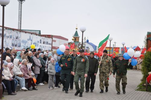 Җиңү көненә багышланган  парад һәм бәйрәм митингы Шәмәрдәндә дә  тантаналы шартларда үтте