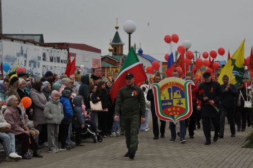 Җиңү көненә багышланган  парад һәм бәйрәм митингы Шәмәрдәндә дә  тантаналы шартларда үтте