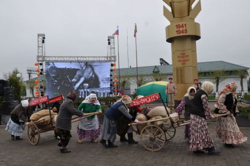 Җиңү көненә багышланган  парад һәм бәйрәм митингы Шәмәрдәндә дә  тантаналы шартларда үтте