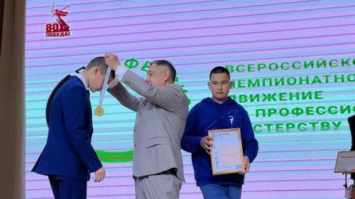 Бүген Сабада балалар техник иҗатына ярдәм итү һәм үстерү буенча район фестивале узды (фоторепортаж)