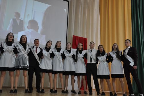 «Соңгы кыңгырау”   – яшьлек,  ак хыяллар, якты киләчәк бәйрәме...