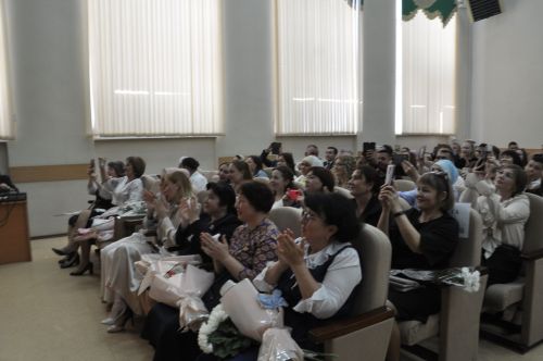 «Соңгы кыңгырау”   – яшьлек,  ак хыяллар, якты киләчәк бәйрәме...
