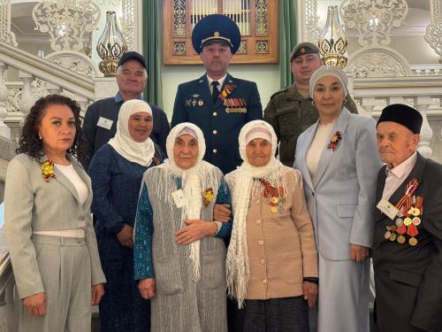 Райондашыбыз Җиһания Хәйретдиновага республика рәисе медаль тапшырды