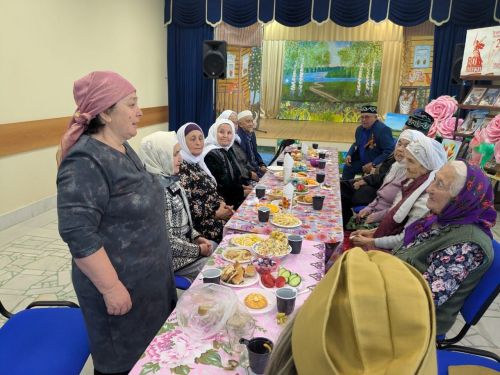Бигәнәй авылында өлкәннәрне бәйрәм табыны артында хөрмәтләделәр