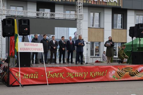 Бүген Сабада Җиңү бәйрәме узды (фоторепортаж)