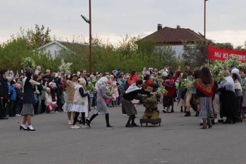 Бүген Сабада Җиңү бәйрәме узды (фоторепортаж)