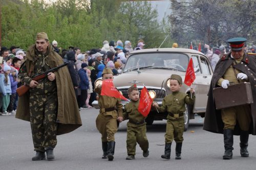 Бүген Сабада Җиңү бәйрәме узды (фоторепортаж)