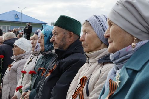 Бүген Сабада Җиңү бәйрәме узды (фоторепортаж)