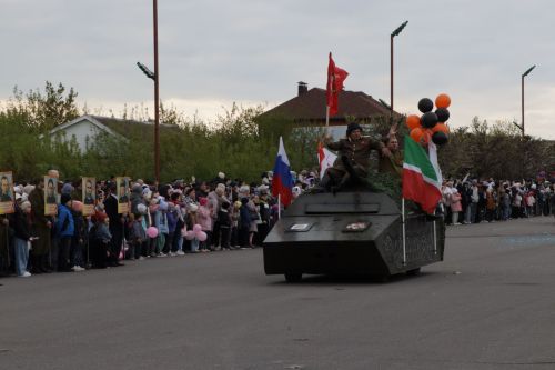 Бүген Сабада Җиңү бәйрәме узды (фоторепортаж)