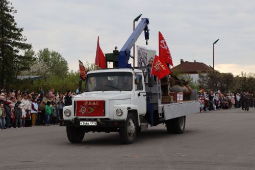 Бүген Сабада Җиңү бәйрәме узды (фоторепортаж)