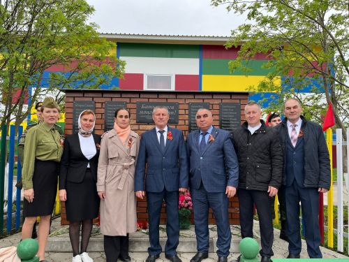 Югары Симет авылында Җиңү көненә багышланган митинг узды