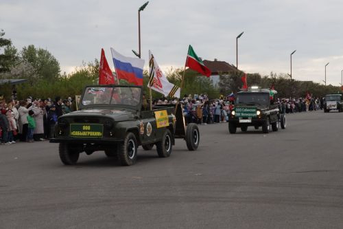 Бүген Сабада Җиңү бәйрәме узды (фоторепортаж)