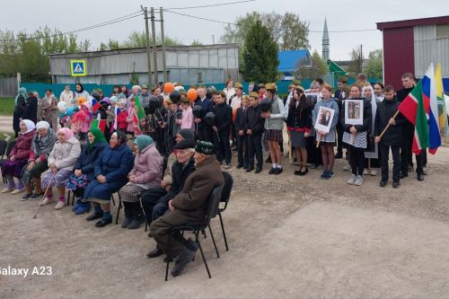 Югары Симет авылында Җиңү көненә багышланган митинг узды