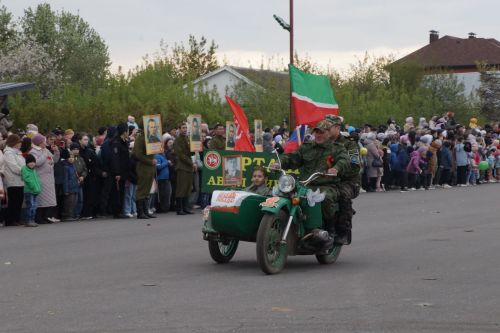 Бүген Сабада Җиңү бәйрәме узды (фоторепортаж)