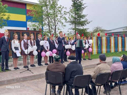 Югары Симет авылында Җиңү көненә багышланган митинг узды