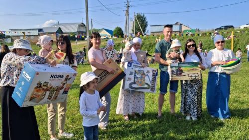 Тимершыкта узган Сабантуйны танылган сәхнә йолдызлары чыгышы бизәде