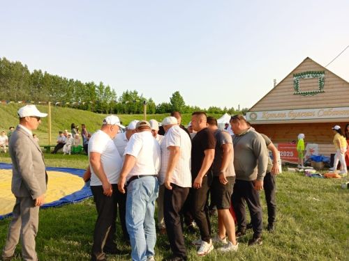 Тимершыкта узган Сабантуйны танылган сәхнә йолдызлары чыгышы бизәде