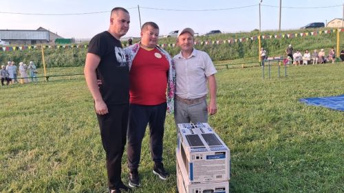 Тимершыкта узган Сабантуйны танылган сәхнә йолдызлары чыгышы бизәде