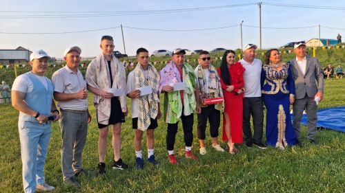 Тимершыкта узган Сабантуйны танылган сәхнә йолдызлары чыгышы бизәде