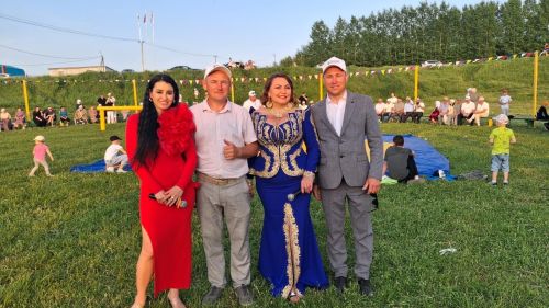 Тимершыкта узган Сабантуйны танылган сәхнә йолдызлары чыгышы бизәде
