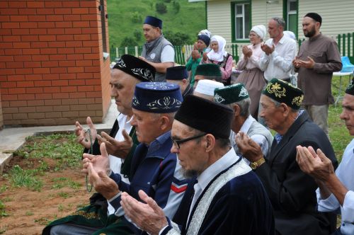 Туксан ел көттергән мәчет