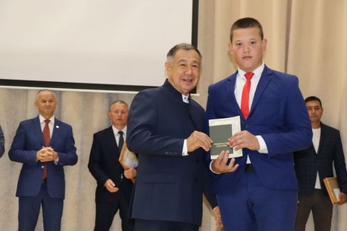 Аграр көллияттә  чыгарылыш: студентлар диплом  алды