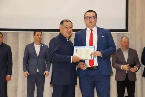 Аграр көллияттә  чыгарылыш: студентлар диплом  алды