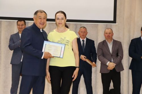 Аграр көллияттә  чыгарылыш: студентлар диплом  алды