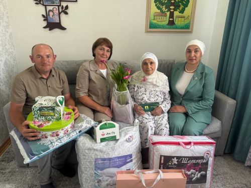 Кызыл-Мишә  авылында яшәүче Зәләфрүз Гаттарованы олы юбилее белән тәбрикләделәр